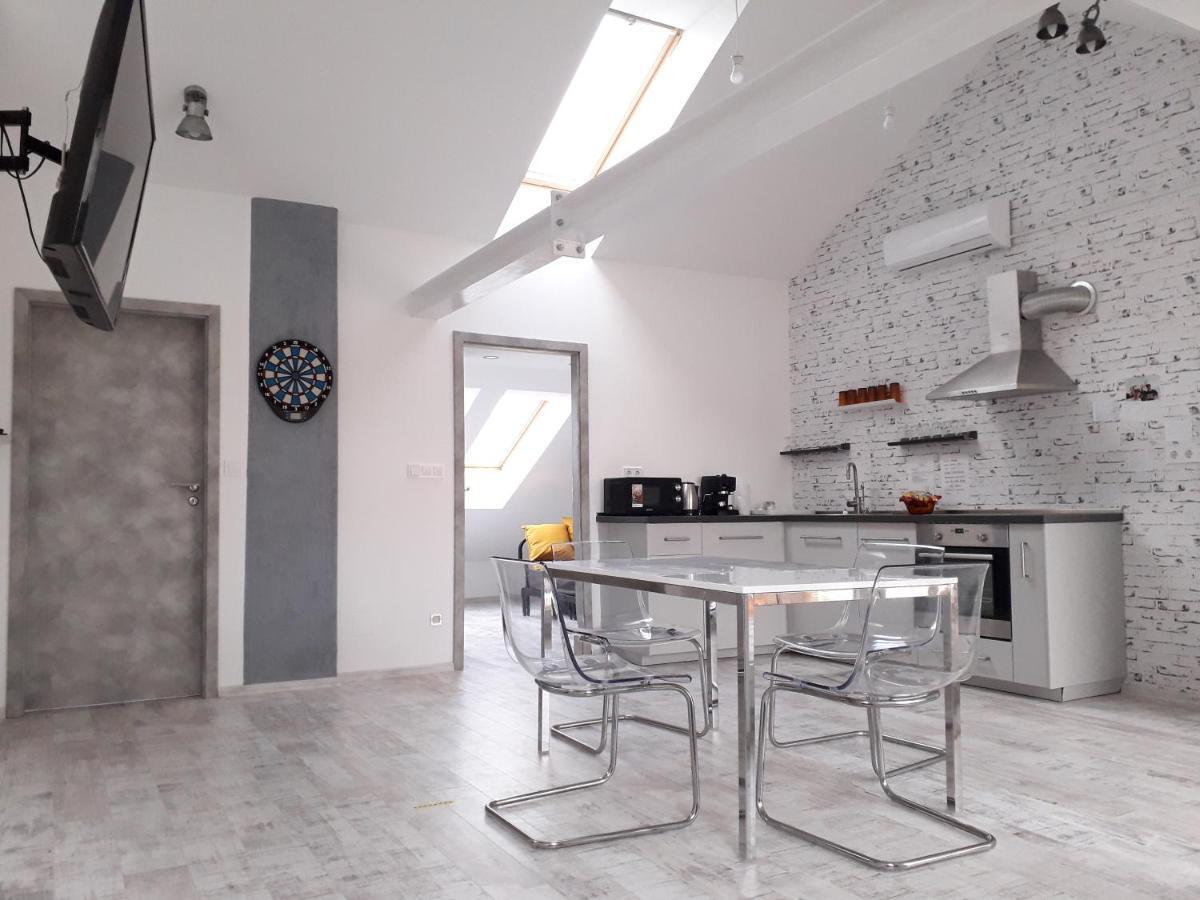 8X8 Tetoter Apartman Szeged Exterior photo
